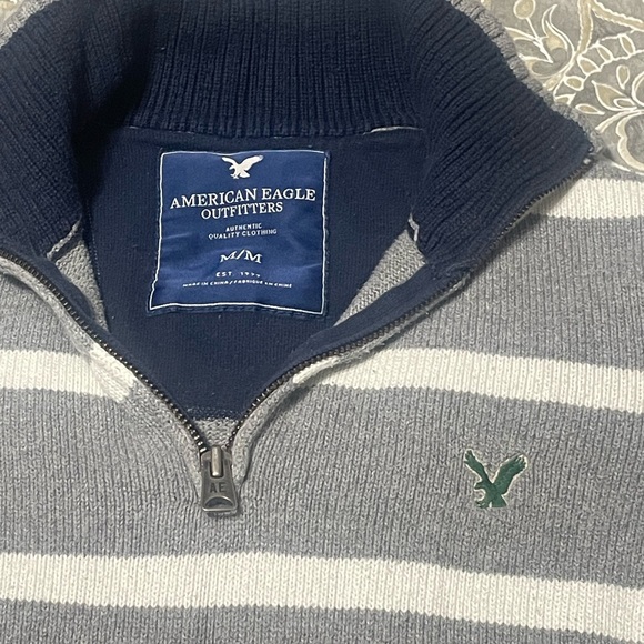 American Eagle 1/4 Zip pullover Sweater size medium - Picture 2 of 3